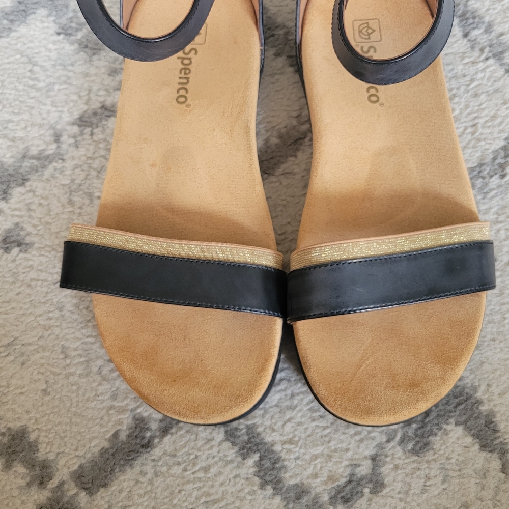 Black and Tan Casual Sandals with Open Toe Design